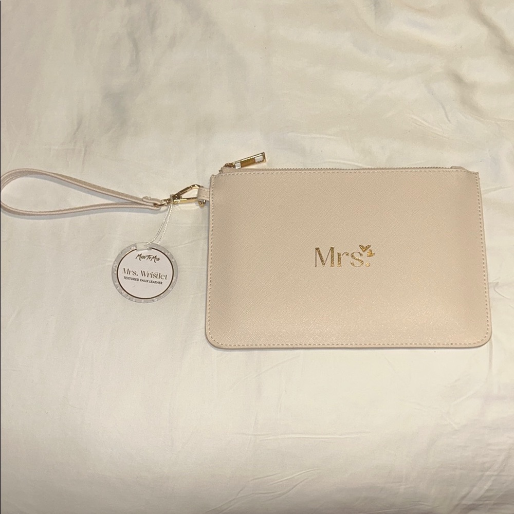 Mrs. Wristlet Clutch in Cream